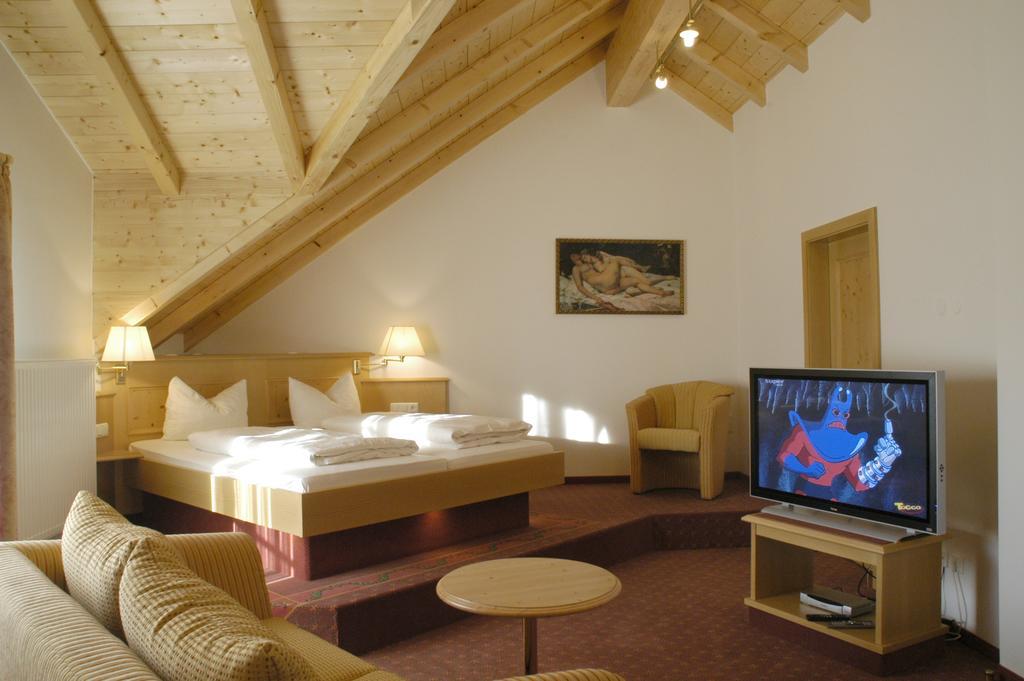 Metzgerei Gasthof Oberhauser - Hotel Zur Post 艾格灵 外观 照片